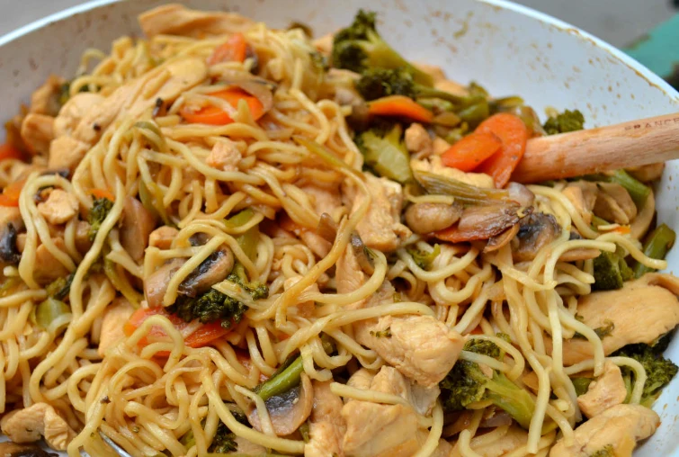 Chicken And Vegetables Noodles